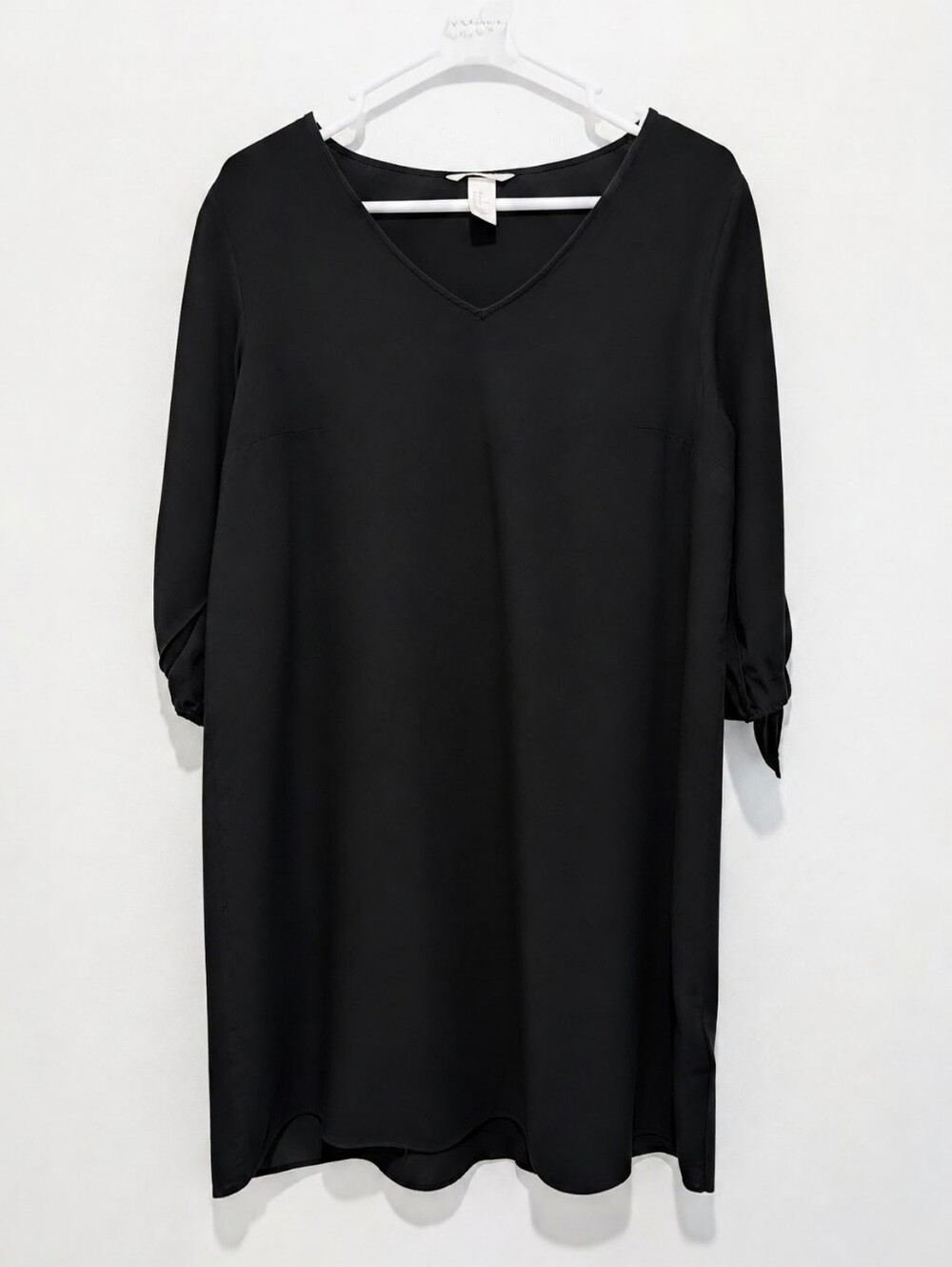 H&M Black V-Neck 3/4 Sleeve Tie Detail Dress - Size 8